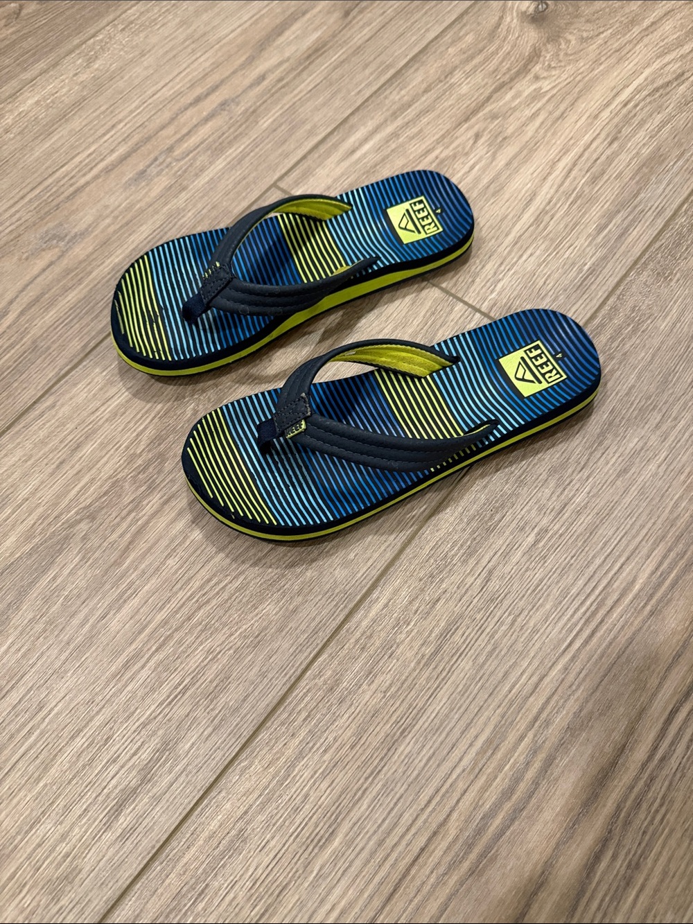 Reef Kids Navy & Lime Striped Flip Flops